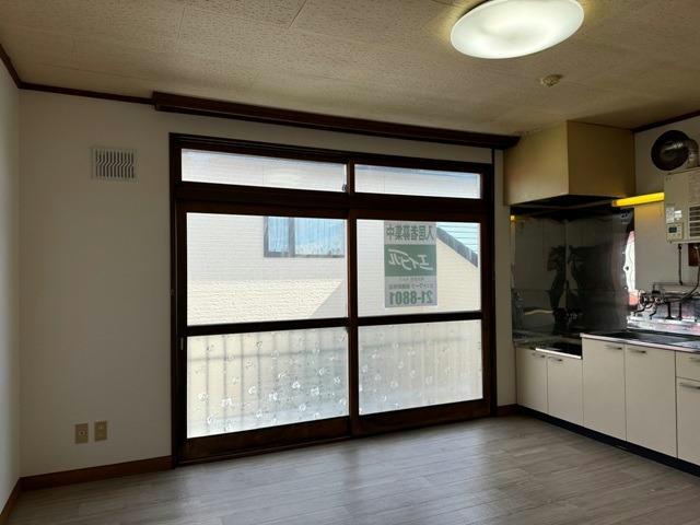 若葉マンションの居間・リビング