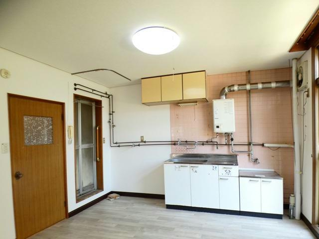 フラワーハイツ（緑ヶ岡）の居間・リビング