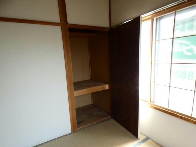 フラワーハイツ（緑ヶ岡）の収納