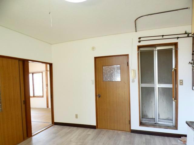 フラワーハイツ（緑ヶ岡）の居間・リビング