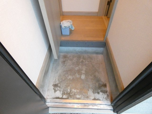 レインボーハイツの玄関