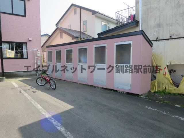 ハイネス若草のエントランス