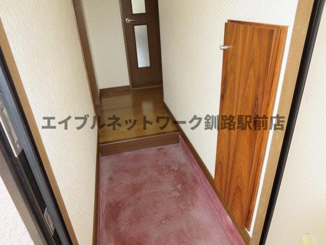 ハイネス若草の玄関