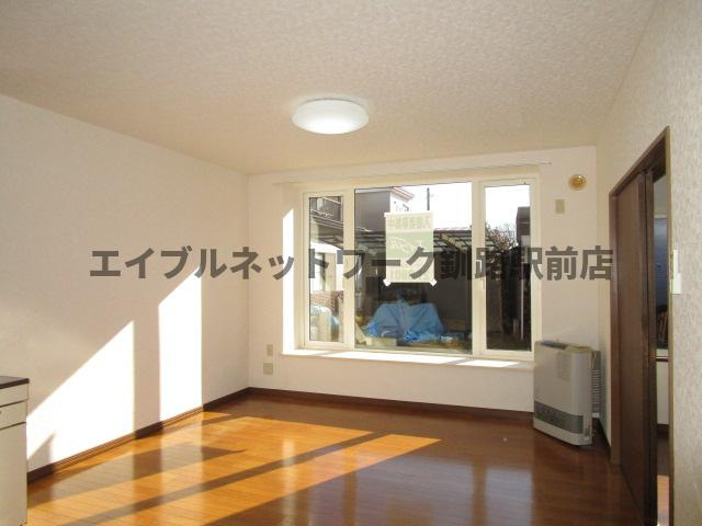 ハイネス若草のロビー