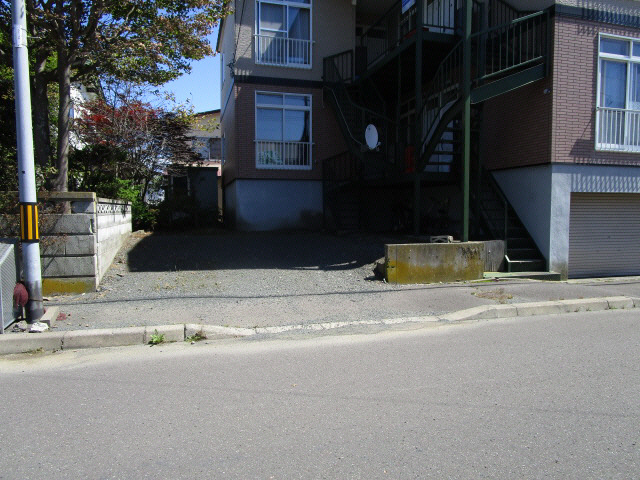 ハイツ中村Ｂの駐車場