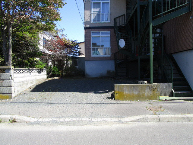 ハイツ中村Ｂの駐車場