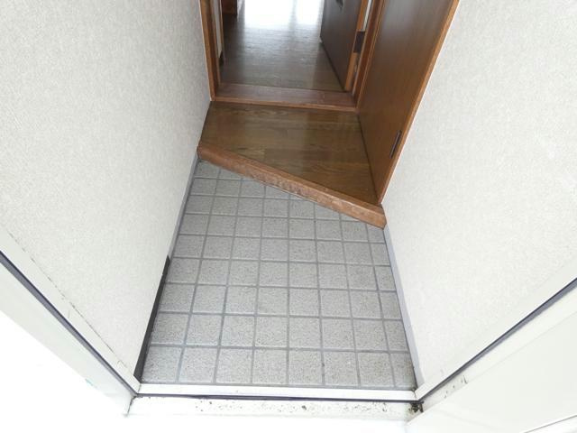 グレースコート（緑ヶ岡）の玄関