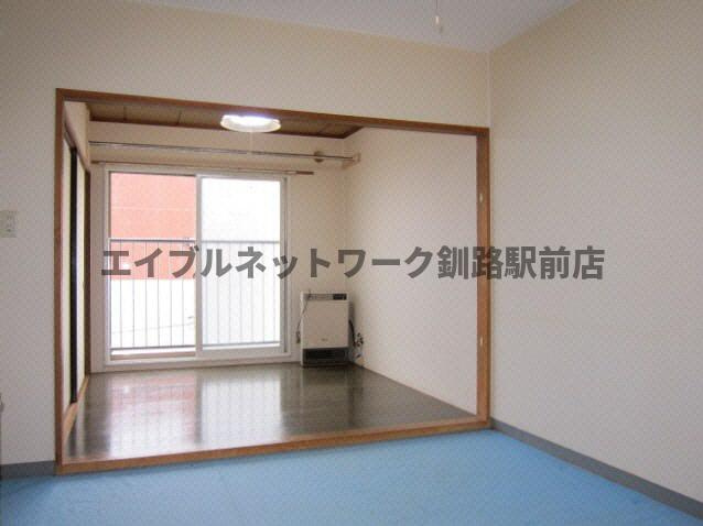 パークサイドマンション（栄町)の居間・リビング