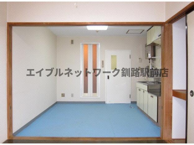 パークサイドマンション（栄町)の居間・リビング