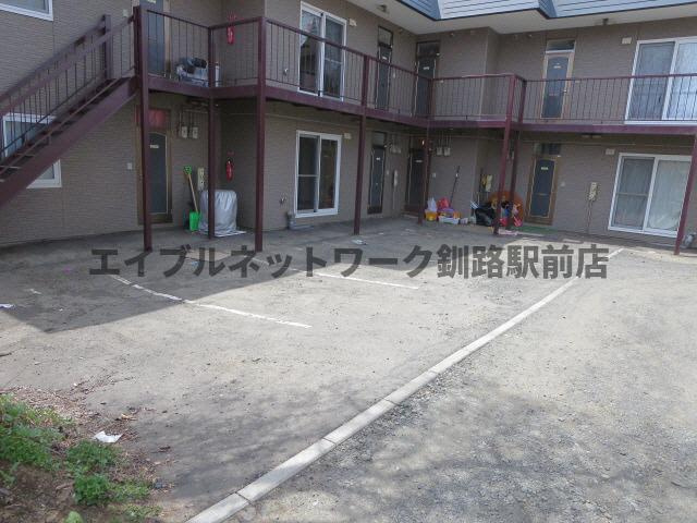 エーコー桜ヶ岡の駐車場