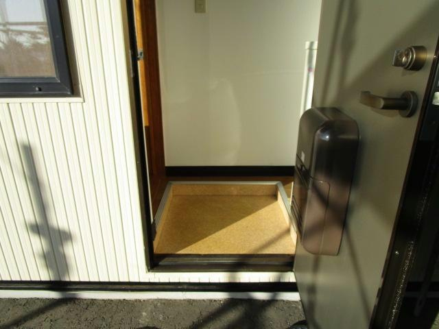 ゴールドハイツの玄関