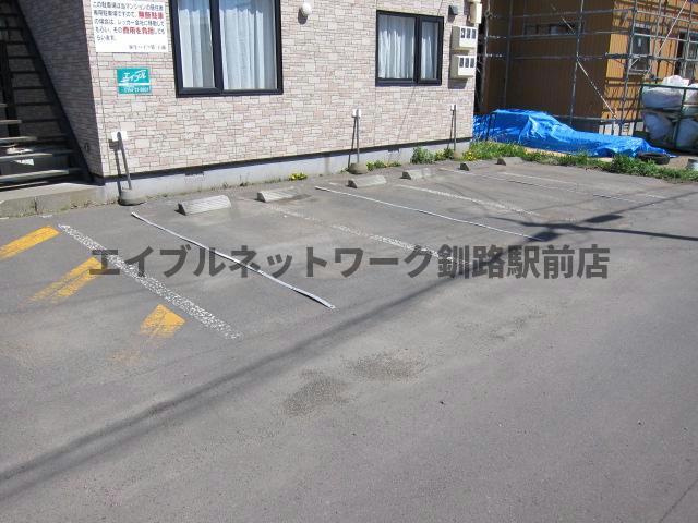 弥生ハイツＫＵＤＯＵＨ-Ⅱの駐車場
