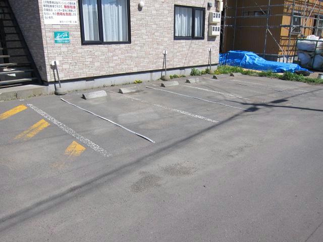 弥生ハイツＫＵＤＯＵＨ-Ⅱの駐車場