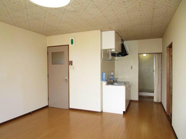 第一晴富ハイツの居間・リビング