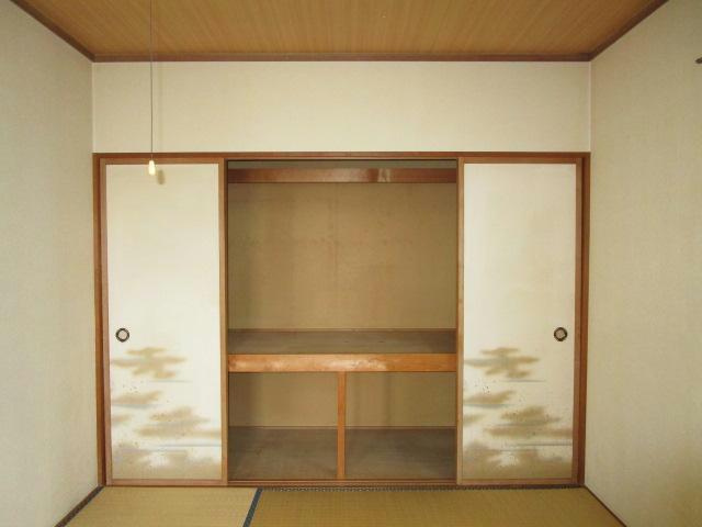 第一晴富ハイツの収納