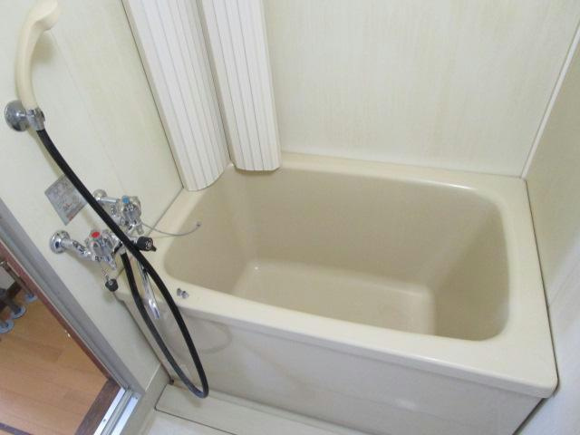 第一晴富ハイツの浴室