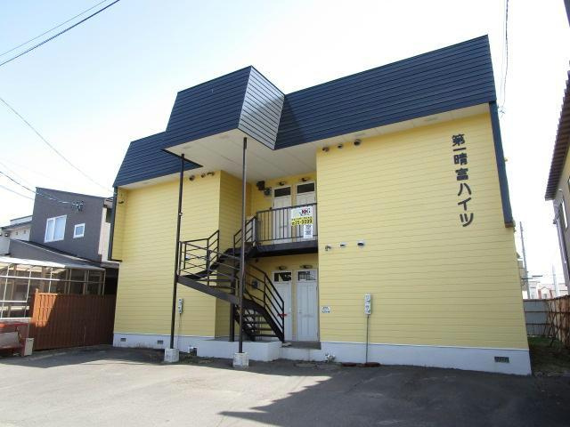 第一晴富ハイツの外観