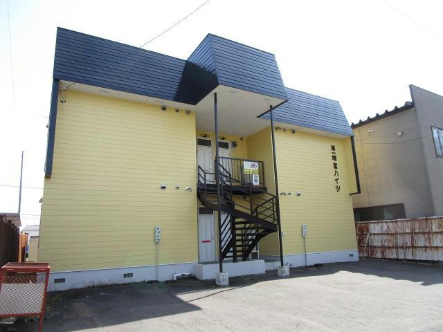 第一晴富ハイツの外観