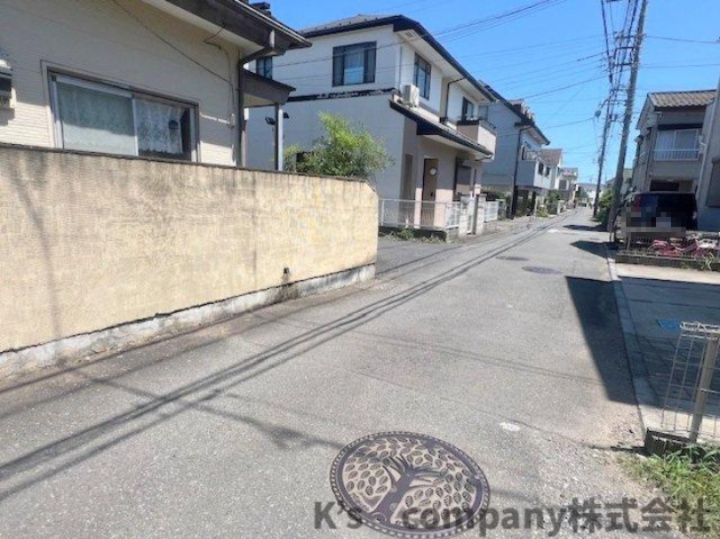 ■相模原市南区双葉2丁目　建築条件なし　売地の前面道路含む現地写真