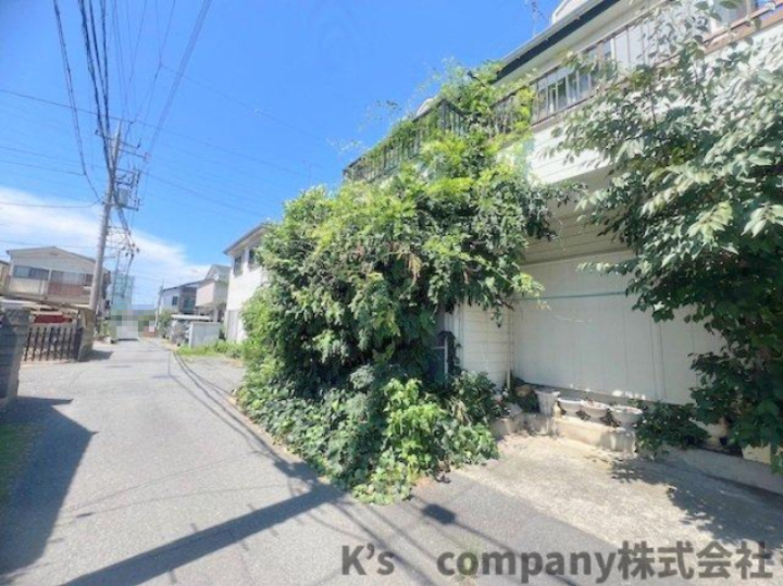 ■相模原市南区双葉2丁目　建築条件なし　売地の前面道路含む現地写真|前面道路は交通量が少なく静かな印象です◇