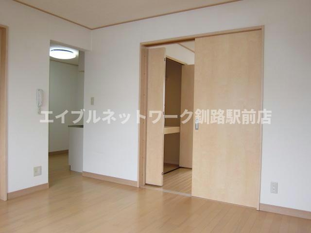 対馬マンション（米町）の居間・リビング