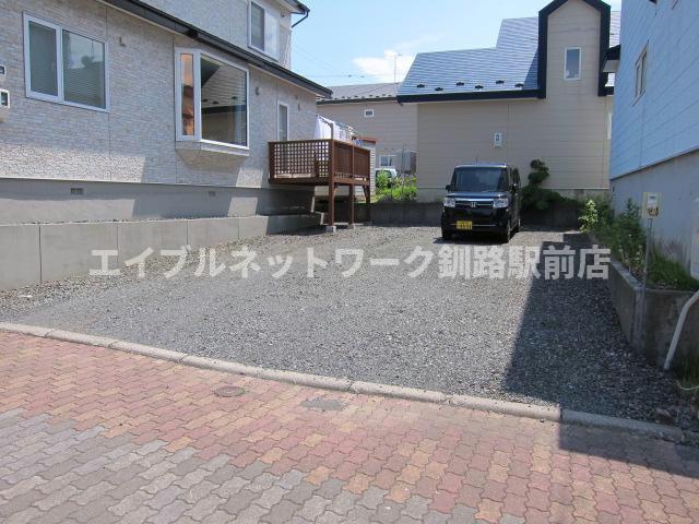 対馬マンション（米町）の駐車場