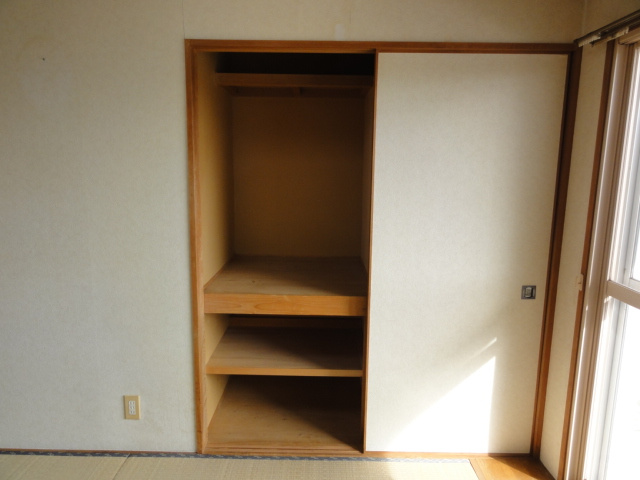 ハイツシャロムの収納