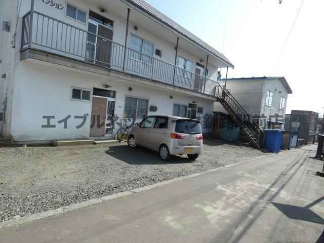 渡部マンションの駐車場