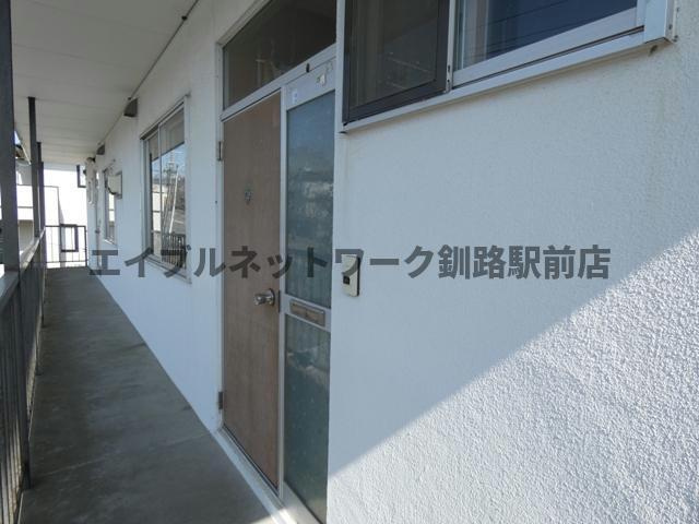 渡部マンションの玄関
