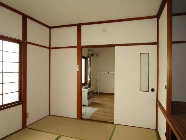 ハイツにしむらの居間・リビング