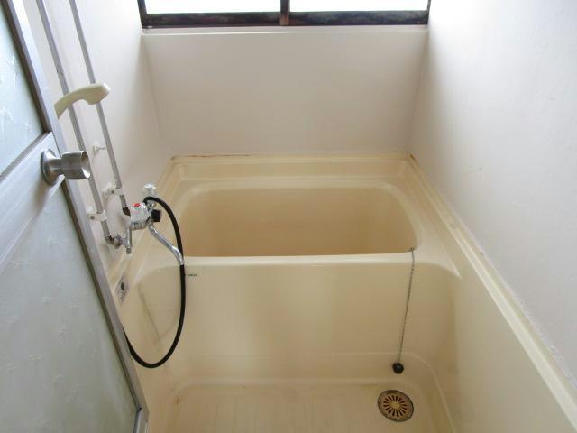ハイツにしむらの浴室