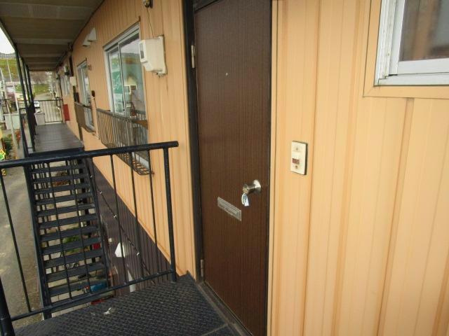 ハイツにしむらの玄関