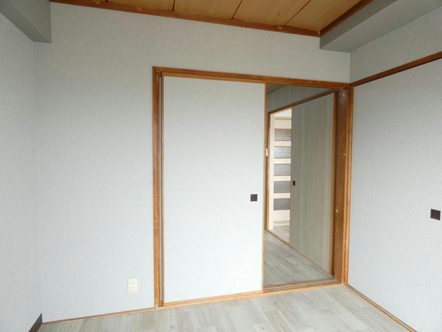 ハイツテクノスの居間・リビング