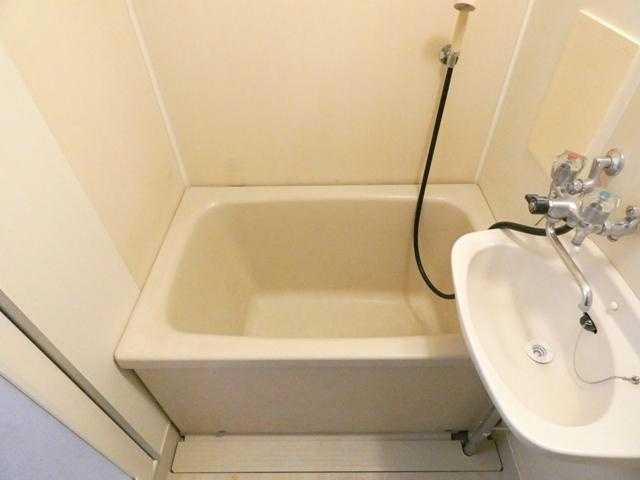 ハイツテクノスの浴室