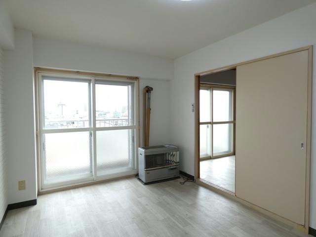 ハイツテクノスの居間・リビング