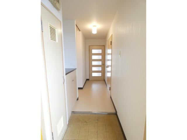 ハイツテクノスの玄関