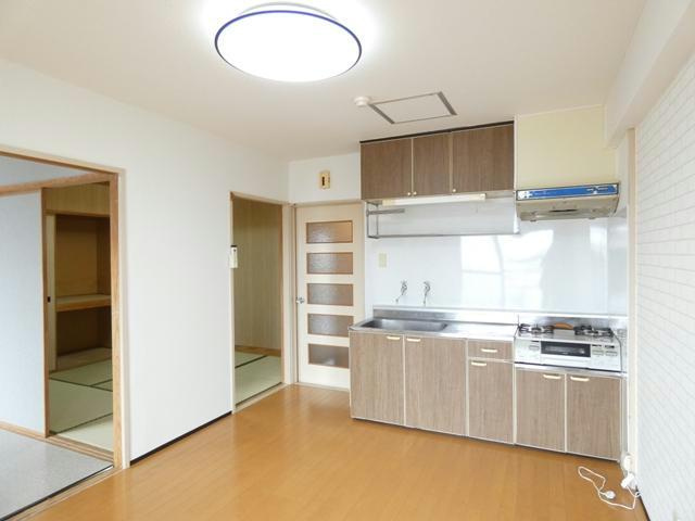 ハイツテクノスの居間・リビング