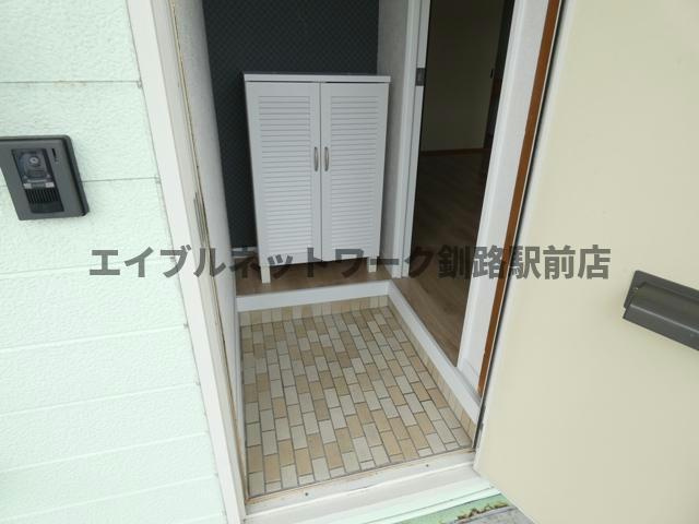 クインヒルズANNEXの玄関