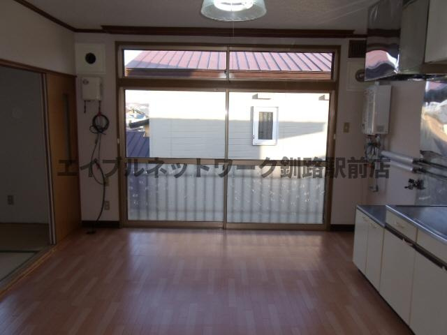 ハイツひまわりの居間・リビング