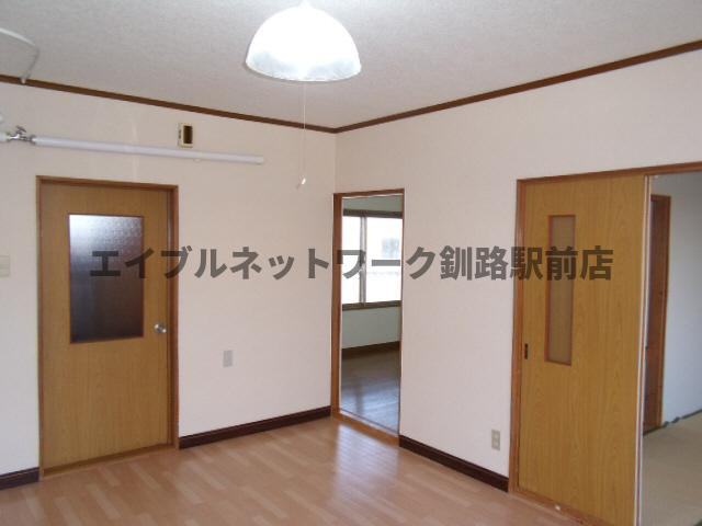 ハイツひまわりの居間・リビング