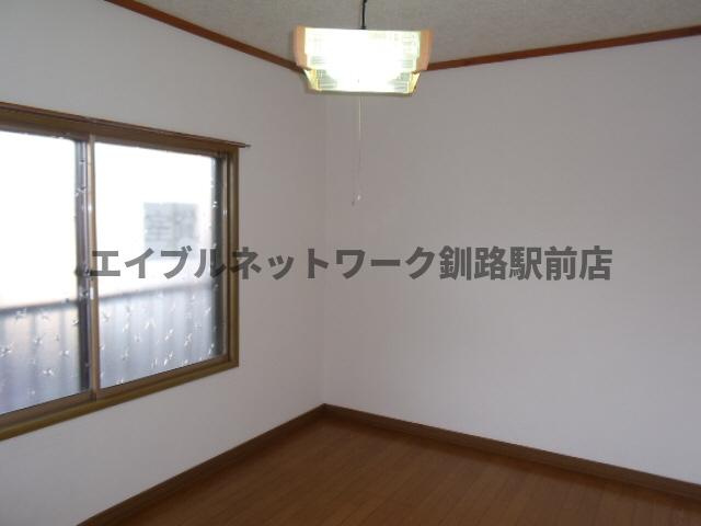 ハイツひまわりの居間・リビング