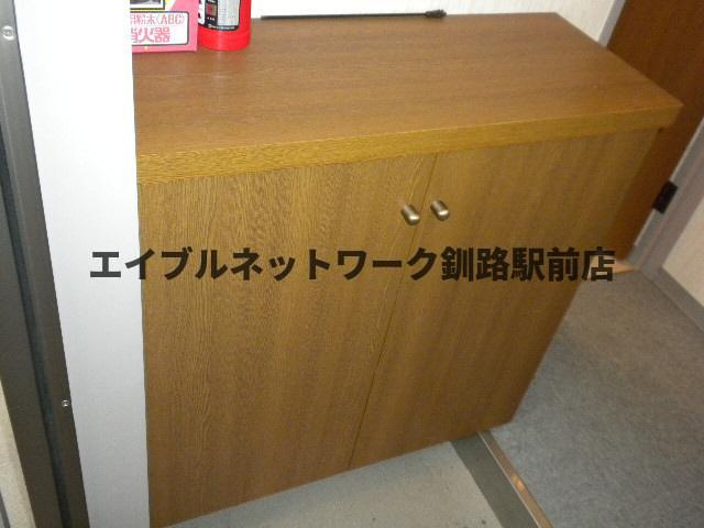 レジデンス仲浜の玄関