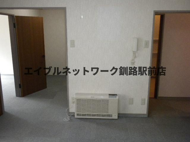 レジデンス仲浜の居間・リビング