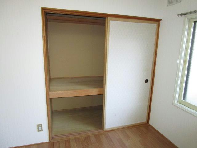 クリスタルハイツの収納