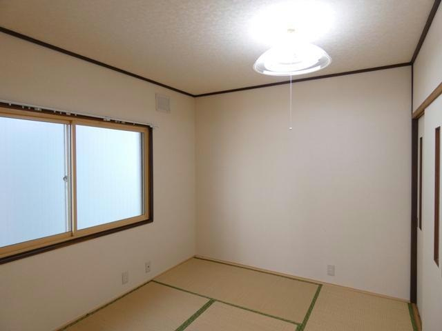 川北町4-17テラスハウスの居間・リビング