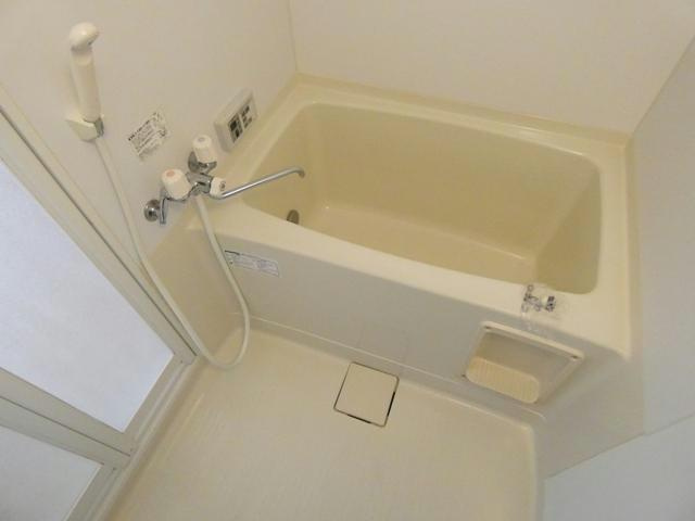 川北町4-17テラスハウスの浴室