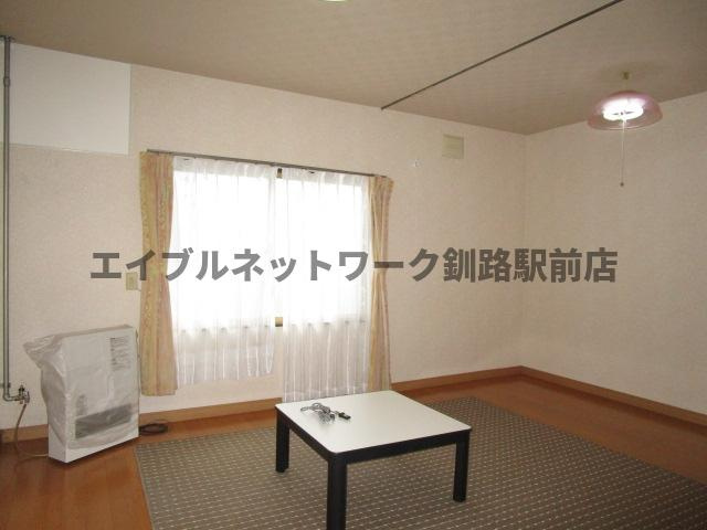 コーポひがしＡの居間・リビング