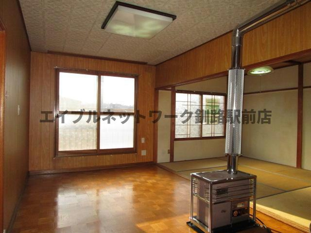 貝塚2-6-44テラスハウスの居間・リビング