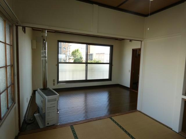 グリーンハイツ（城山）の居間・リビング