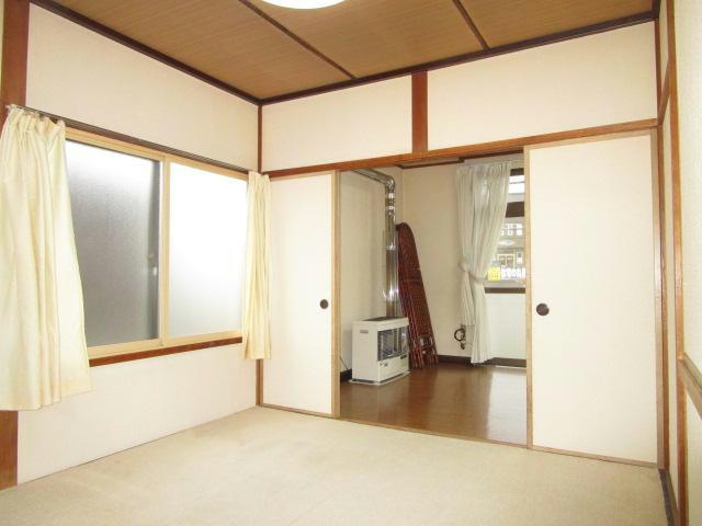 グリーンハイツ（城山）の居間・リビング